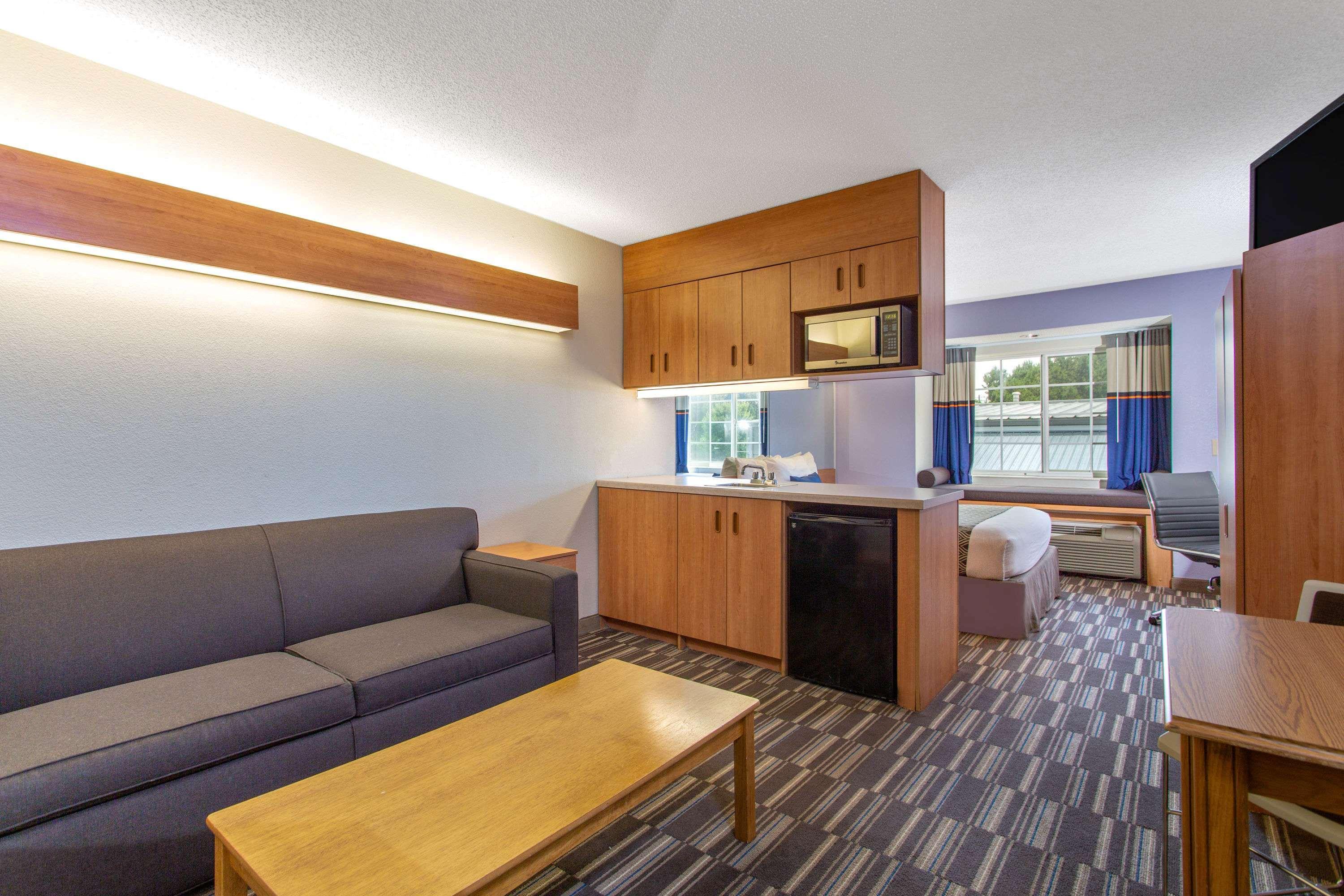 Microtel Inn & Suites By Wyndham Lillington/Campbell University Exterior foto